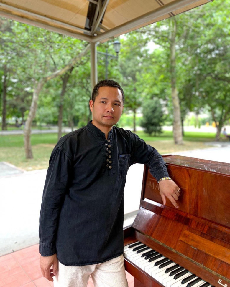 Казахська влада показала зізнання затриманого, який брав участь у протестах за гроші. Ним виявився відомий джазовий музикант із Киргизстану Вікрам Рузахунов 03