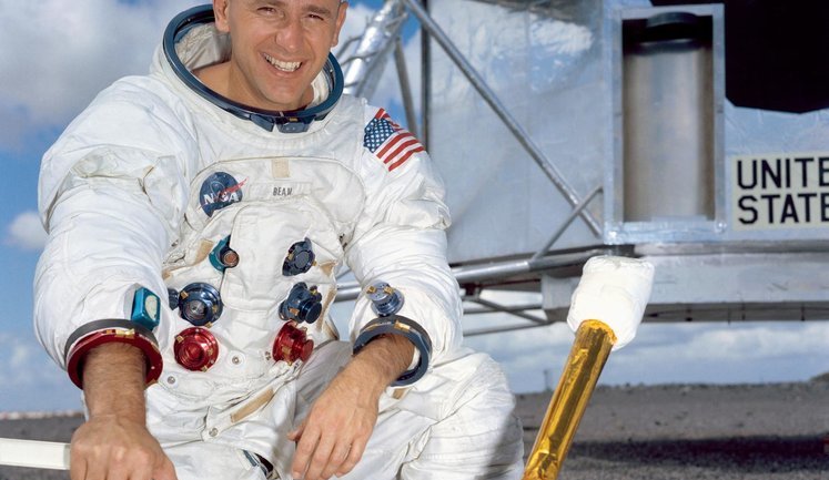 Помер американський астронавт Бін - четверта людина, яка ступила на поверхню Місяця