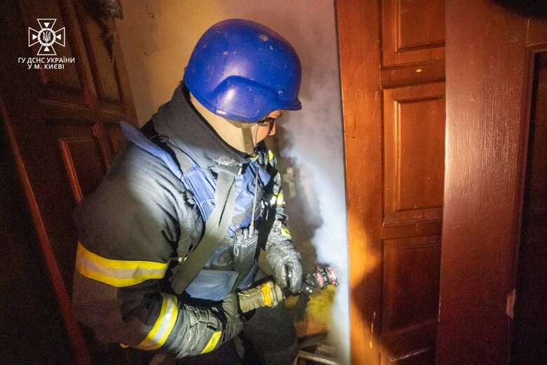 Наслідки ворожої атаки дронами на Київ: 5 людей постраждали, серед них - 11-річна дитина 12
