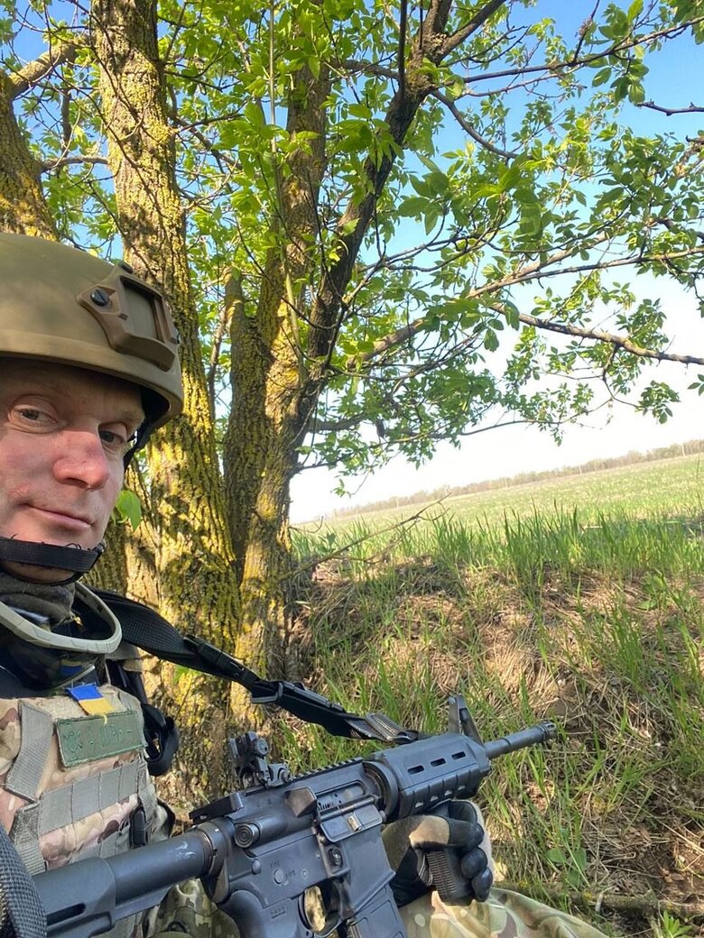 Юннат Дмитро Томчук: Місія наших дронів тривала 7 хвилин, а вибухи потім ішли пів дня. Ми знищили склад, який росіяни накопичували місяць 05