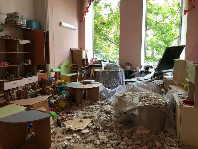 Понад 40 будівель понівечено внаслідок обстрілу Одеси 12