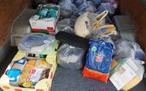 Швейцарец Доминик Рувине сам собрал и привез помощь украинским семьям, пострадавшим от войны на Донбассе. ФОТО