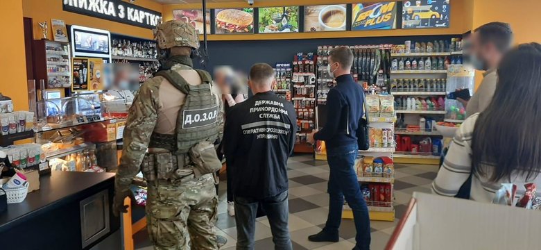 Налоговая милиция провела обыски на АЗС сети БРСМ-Нафта в Харькове 01