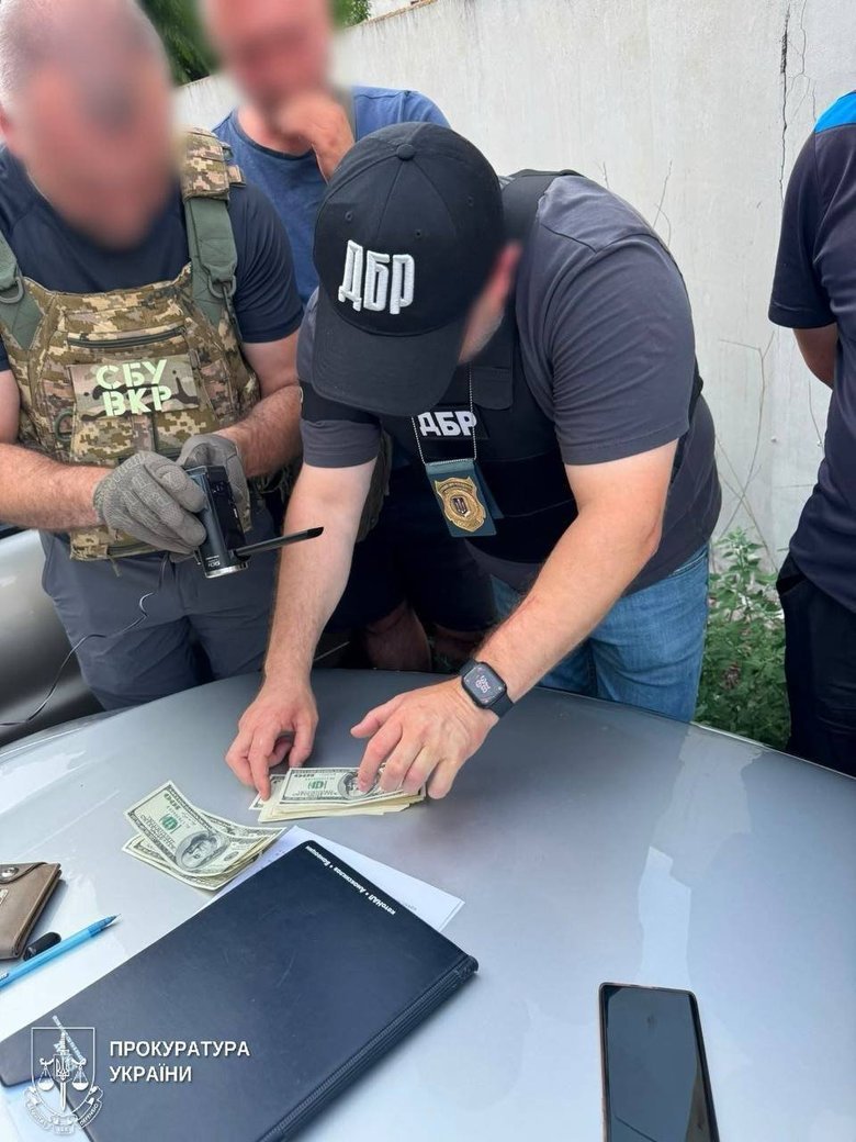На Херсонщині викрили двох військовослужбовців