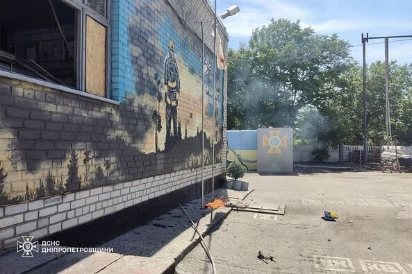 Окупанти вдарили по пожежному депо на Нікопольщині
