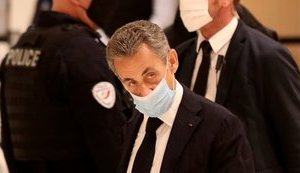 Експрезидента Франції Саркозі засудили до року ув'язнення за корупцію