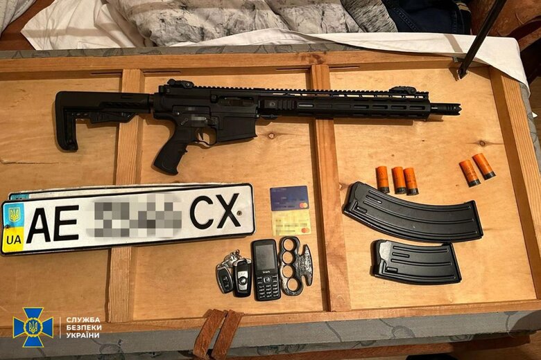В Днепре нейтрализована, похищавшая людей преступная группировка - СБУ 06