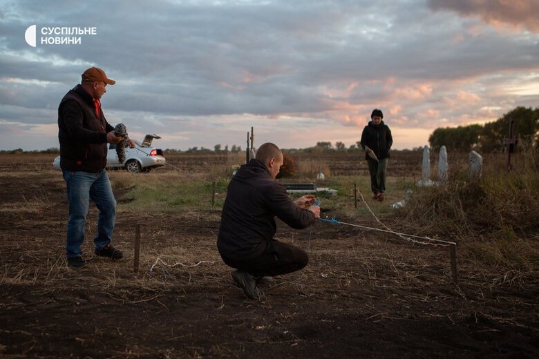 Когда понял, что это батя, просто упал на колени: Рассказы жителей села Гроза в Харьковской области, где рашисты убили более 50 гражданских 05 Когда понял, что это батя, просто упал на колени: Рассказы жителей села Гроза в Харьковской области, где рашисты убили более 50 гражданских 05