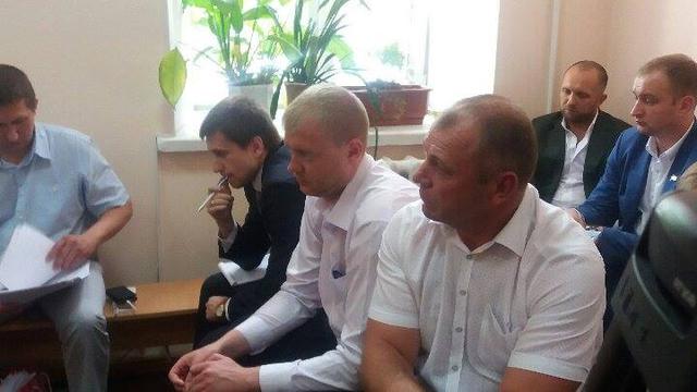 Депутат Поляков пришел в суд взять свою помощницу на поруки 02