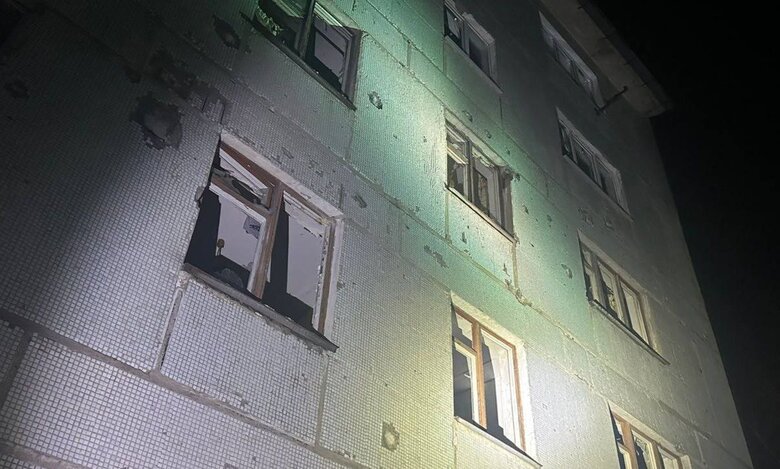At midnight, occupants shelled Marhanets of Nikopol district, damaging residential buildings, gas pipelines, and power line 06