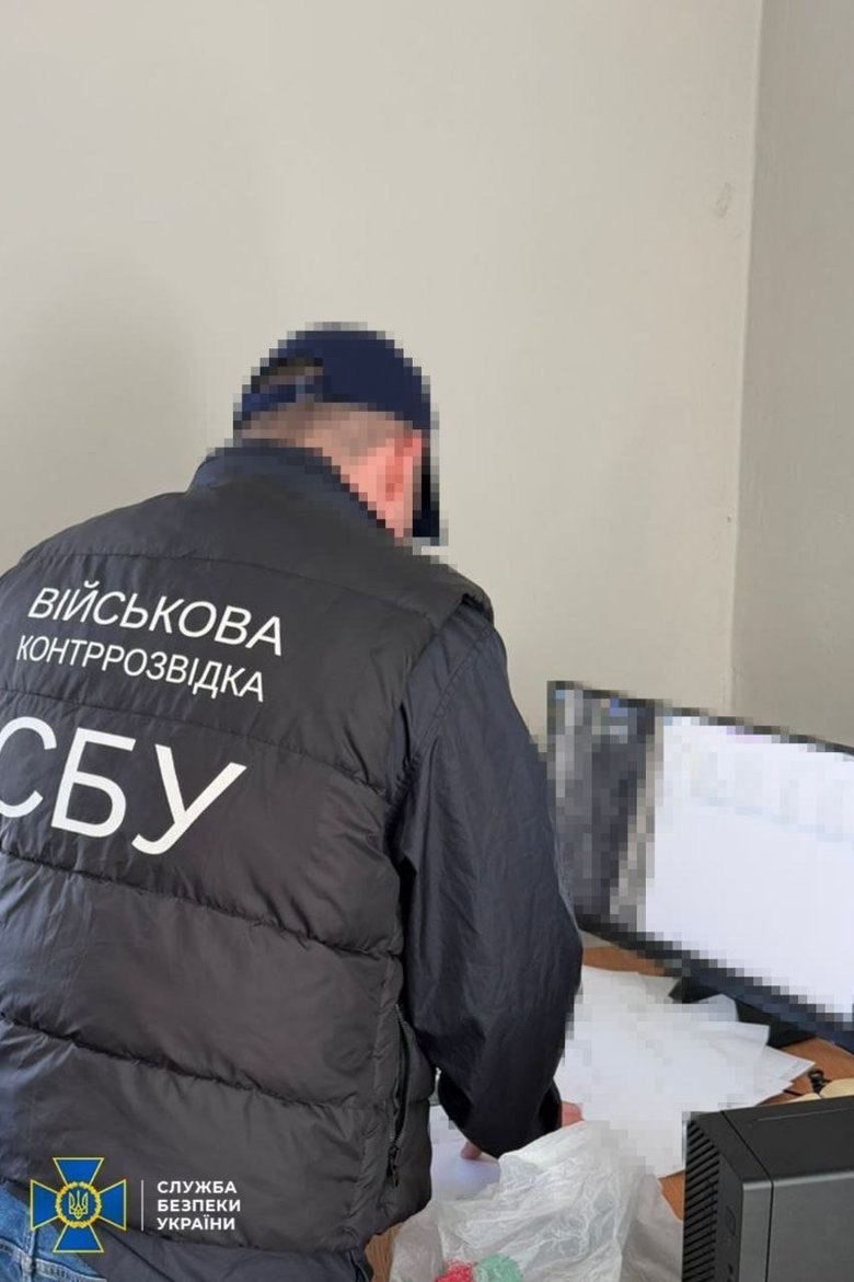 СБУ затримала посадовця військової частини на Одещині