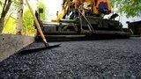 Кабмин разрешил заплатить авансом половину стоимости ремонта дорог на Львовщине