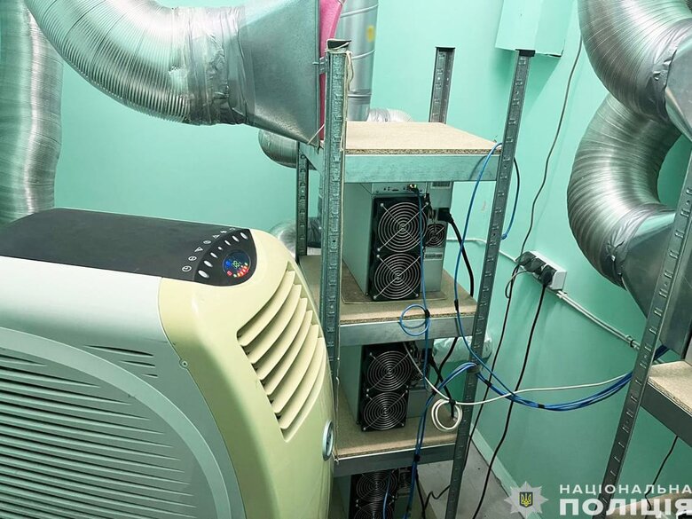 На Чернігівщині на комунальному підприємстві майнили криптовалюту