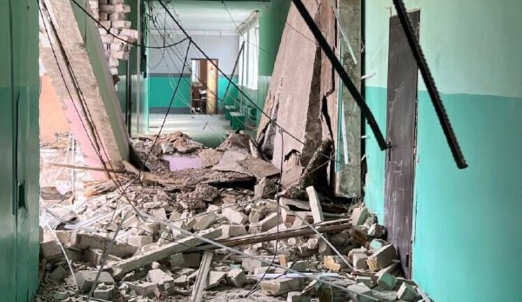 В результате российских обстрелов на Харьковщине разрушены лицей и Аллея памяти Защитников Украины. ФОТОрепортаж
