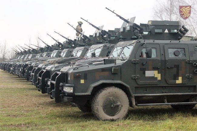 Десантники на Житомирщині провели бойові стрільби з великокаліберних кулеметів, встановлених на бронеавтомобілі, - командування ДШВ 04
