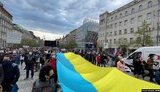 На акції проти проросійського президента Чехії Земана в Празі розгорнули прапор України. ФОТО