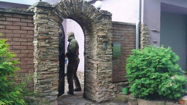 В доме экс-жены главы Окружного админсуда Киева Вовка проходит обыск 01