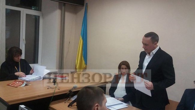 Мартыненко отсудил паспорт для выезда за границу 02