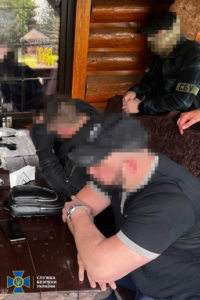 СБУ викрила ділків, які продавали ухилянтам фіктивні консульські посвідчення