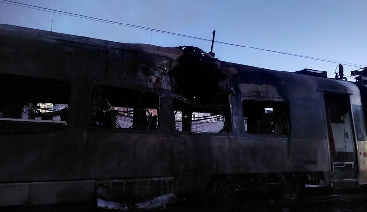 Россияне нанесли удар по железной дороге в Винницкой области: поврежден поезд Интерсити, поезда курсируют с опозданиями (обновлено)
