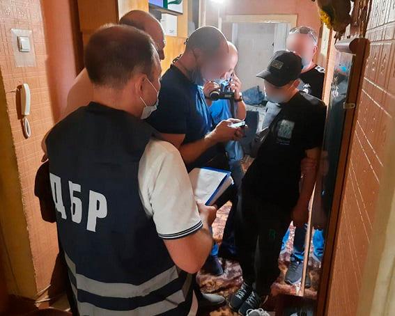 19-летний полицейский, торговавший служебной информацией, задержан в Кременчуге 02