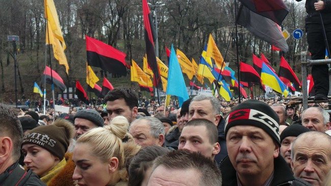 Наш ворог - олігархат! Наш ворог - Порошенко! Прихильники Саакашвілі провели марш у Києві з закликом імпічмента президента (оновлено) 26