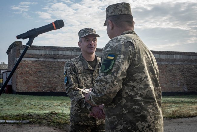 Командиру 1-го батальона 93-й ОМБр Дмитруку вручили орден Богдана Хмельницкого II степени 03