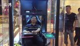 Китайский магазин установил &#34;кабины для скучающих мужей&#34;