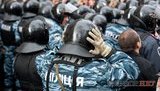 Янукович вооружает милицию для разгона демонстраций. В Донецке решили не отдавать власть, - телеведущий