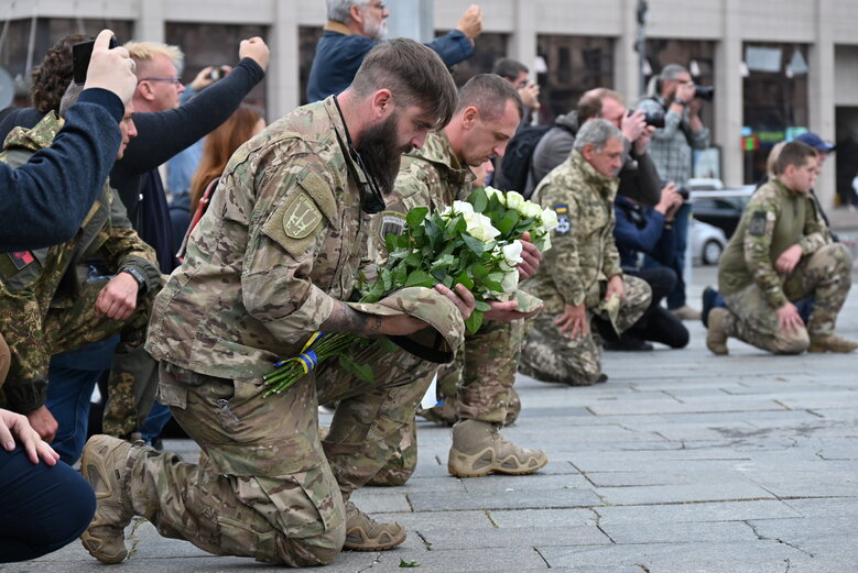У Києві попрощалися з командиром роти стрілецького батальйону Олександром Пастухом (Добрим), який загинув у бою проти рашистів на Луганщині 04