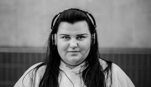 Реп-виконавець Alyona Alyona заявила, що її обманом запросили на форум Порошенка