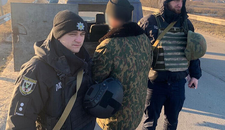 Пытался дать взятку, угрожал гранатой и убегал от полиции: на Черниговщине задержан водитель, - Нацполиция. ФОТОРЕПОРТАЖ