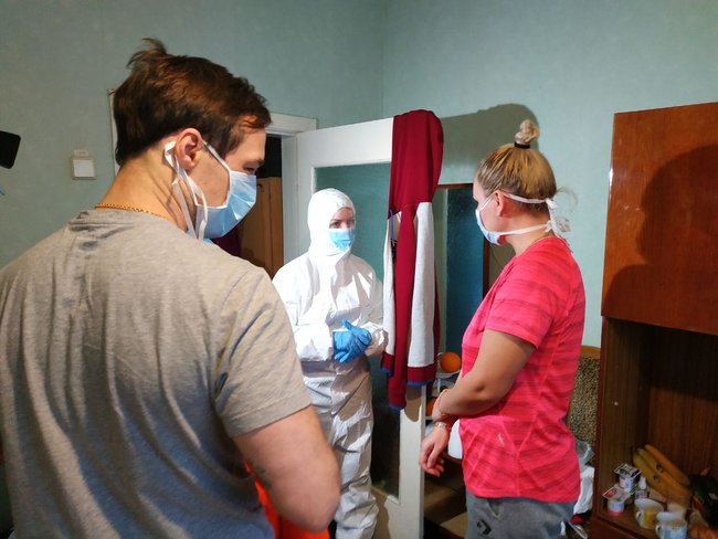 Skaletska first met with evacuated from Wuhan 02