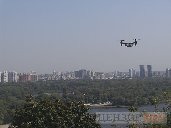 Американские самолеты CV-22B Osprey совершили полет над Киевом 09