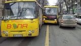 В Донецке шумахеры-маршрутчики устроили гонки: погоня закончилась ДТП. ФОТО