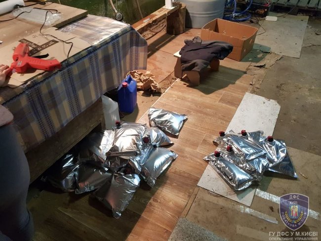Підпільне виробництво алкогольного фальсифікату ліквідовано на Чернігівщині, вилучено продукції на 1,4 млн грн 19