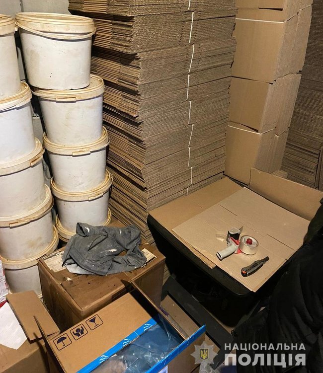 Кіберполіція припинила незаконну діяльність інтернет-магазину з продажу контрафактної кави: вилучено близько тонни сировини 01