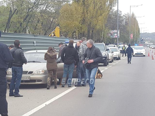 На Столичном шоссе в машине на обочине нашли труп мужчины 01 На Столичном шоссе в машине на обочине нашли труп мужчины 01