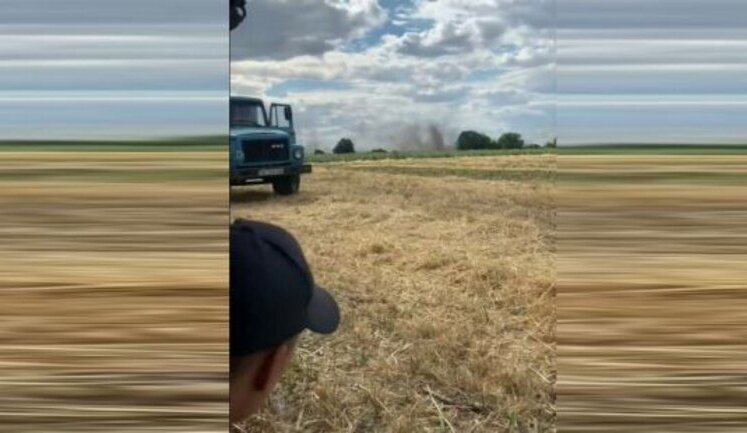 Occupiers fired at reapers in field in Dnipropetrovsk region. VIDEO