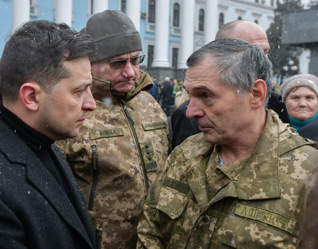 Зеленский почтил память погибших киборгов, - ОП 13