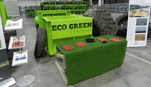 ТСК і правоохоронці мають перешкодити футбольним функціонерам нагрівати руки на будівництві полів, - журналіст Франков