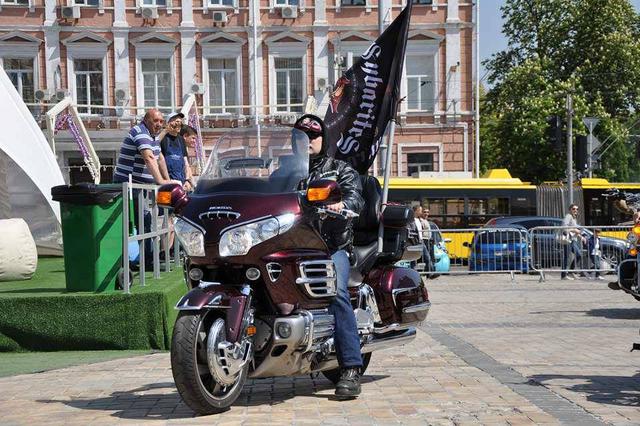 Freedom Diversity: Ukrainian bikers rode in downtown Kyiv 16