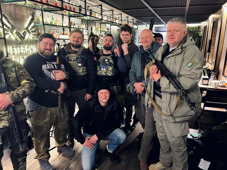 Військовий психолог Андрій Козінчук: Не можна говорити, що після перемоги у нас взводи ветеранів ходитимуть та штурмуватимуть ларьки з горілкою. Точно ні! 04