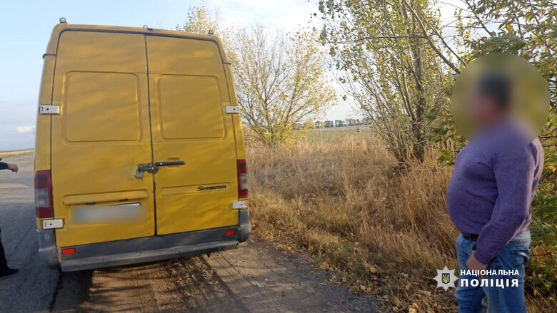 Чоловік на Черкащині стріляв в односельців з рушниці та поранив поліцейського 08