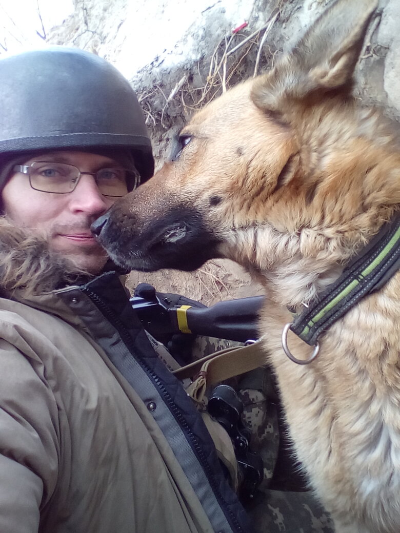 Сергій Огородник: Російські військові заговорювали зуби господарям, замикали їх на кухні для проведення бесіди, а решта в той час нишпорили по будинку й забирали цінні речі 05