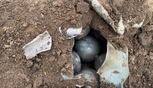 На Кіровоградщині вибухотехніки знешкодили касетну бойову частину ракети РФ, яка не здетонувала. ФОТОрепортаж