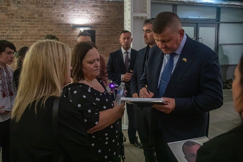 Zaluzhny opened an exhibition in London