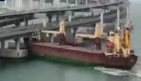 Российский сухогруз "Сигранд" протаранил мост в южнокорейском Пусане. ВИДЕО