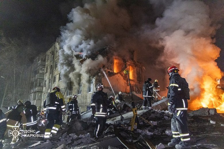 Масована атака РФ: удар по будинку в Харкові, є жертви