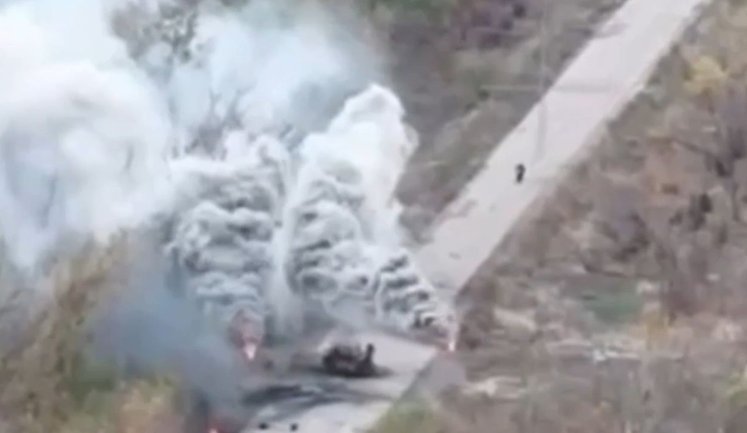 "Врізалися у свою ж техніку": Сили оборони влаштували димову завісу та відбили штурм окупантів. ВIДЕО